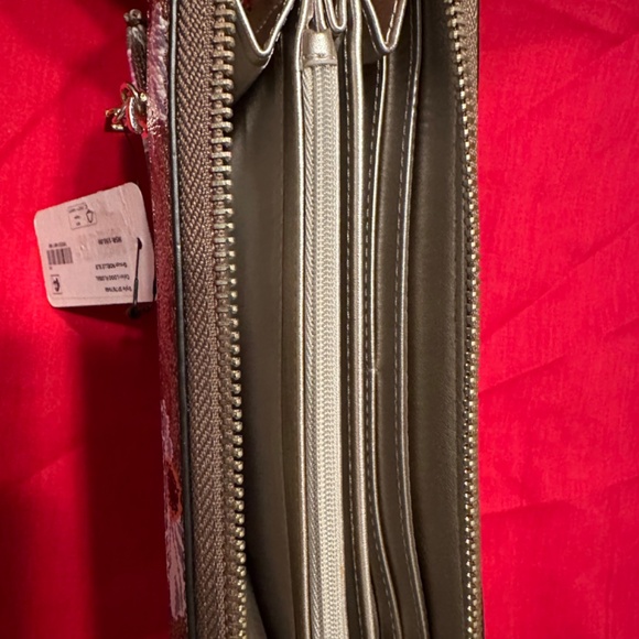 Wallet - Picture 2 of 3